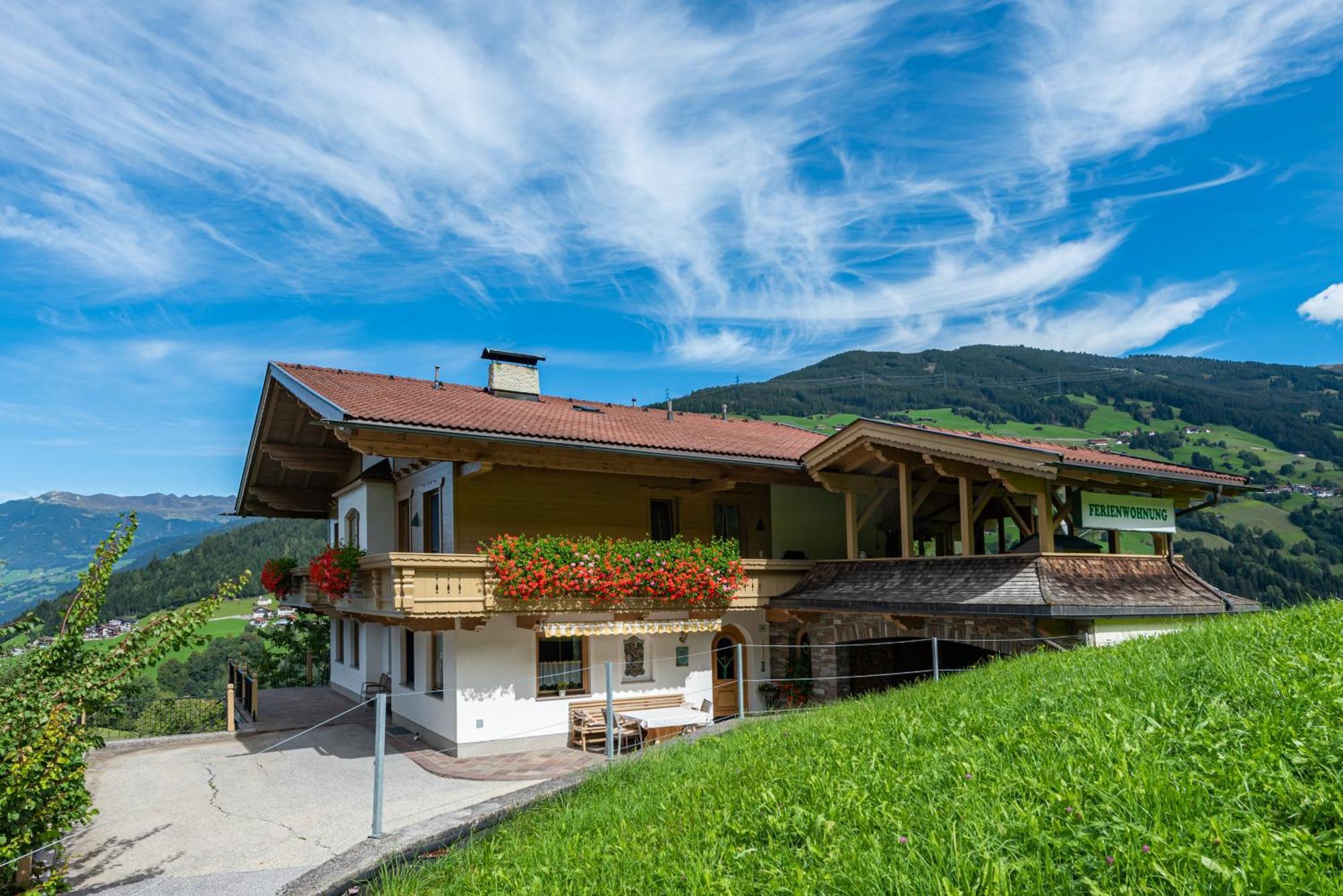 Ferienwohnung Ausblick Zillertal Гайнценберг Екстер'єр фото